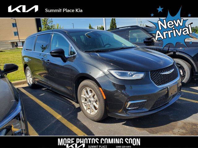 2023 Chrysler Pacifica Touring L