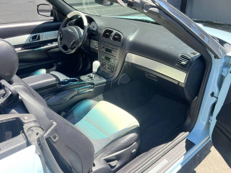 2003 Ford Thunderbird