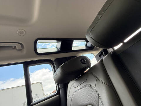 2020 Land Rover Defender 110 SE