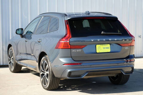 2023 Volvo XC60 B5 Plus Dark Theme