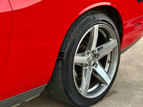 2014 Dodge Challenger SRT8 Core