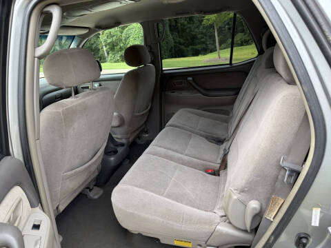 2004 Toyota Sequoia SR5