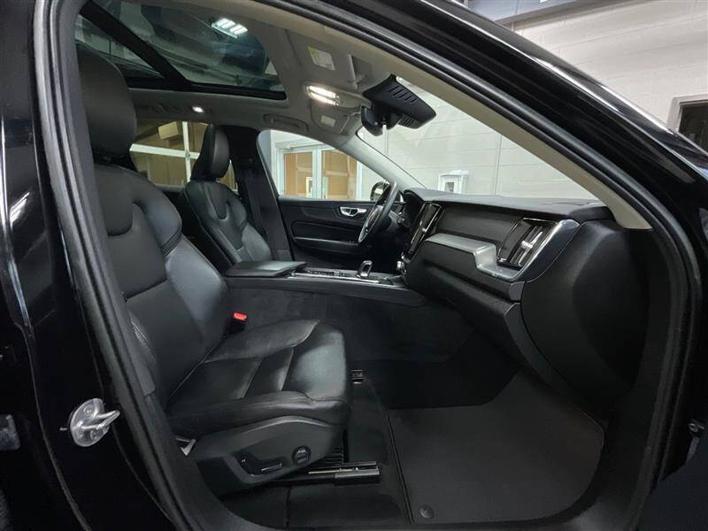 2023 Volvo XC60 B5 Core