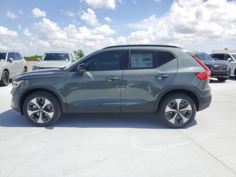 2026 Volvo XC40 B4 Plus