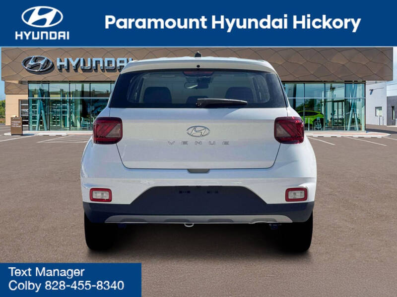 2026 Hyundai Venue SE