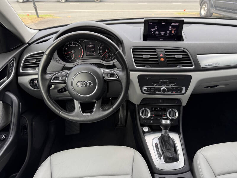2015 Audi Q3 2.0T quattro Premium Plus