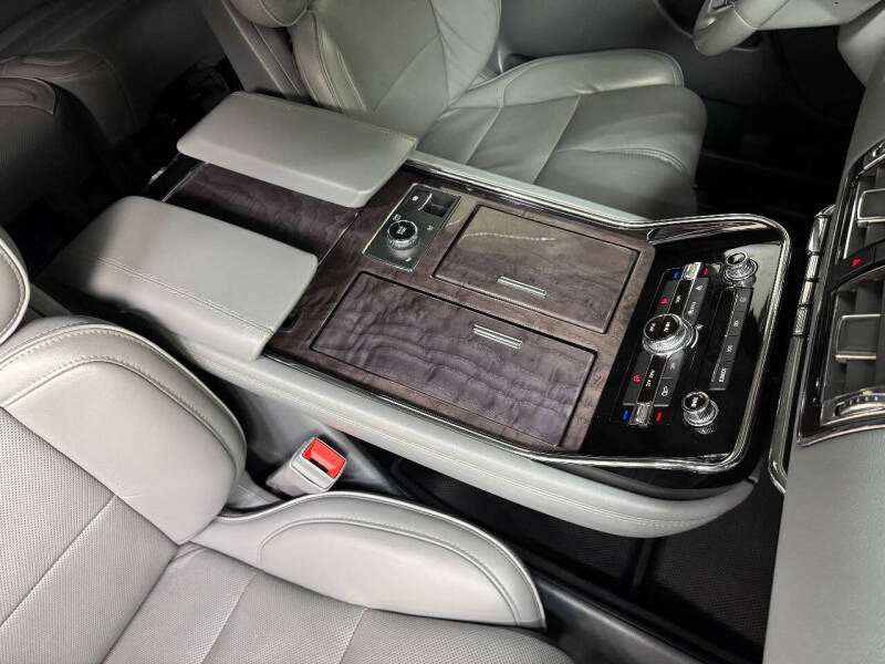 2019 Lincoln Navigator Select