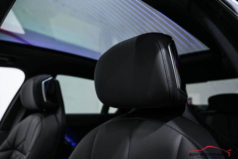 2025 BMW 7 Series 740i