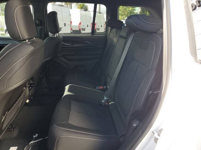 2025 Jeep Grand Cherokee Laredo X