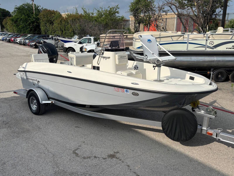 2019 Bayliner Element F18