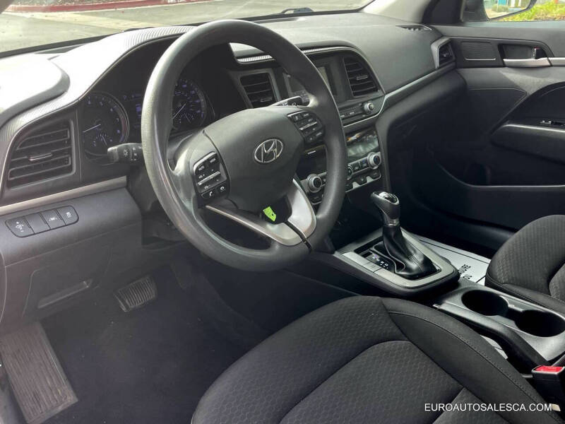 2020 Hyundai Elantra SE