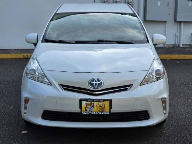 2013 Toyota Prius v Five
