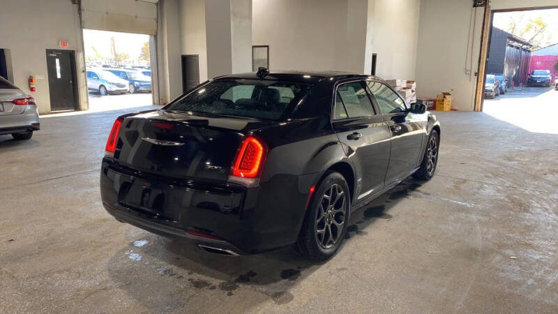 2018 Chrysler 300 S