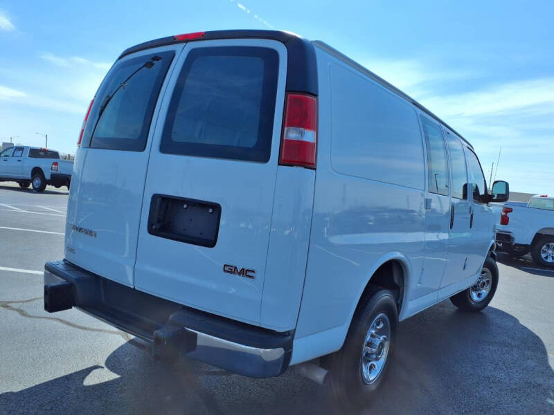 2023 GMC Savana 2500