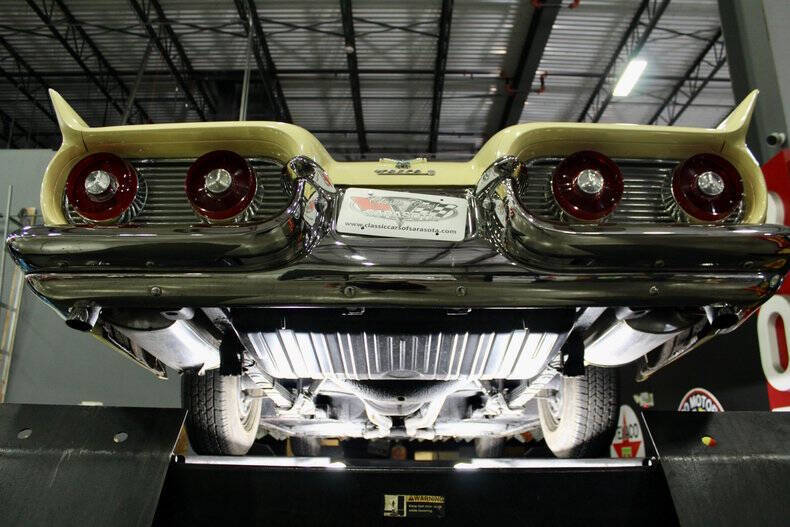 1959 Ford Thunderbird