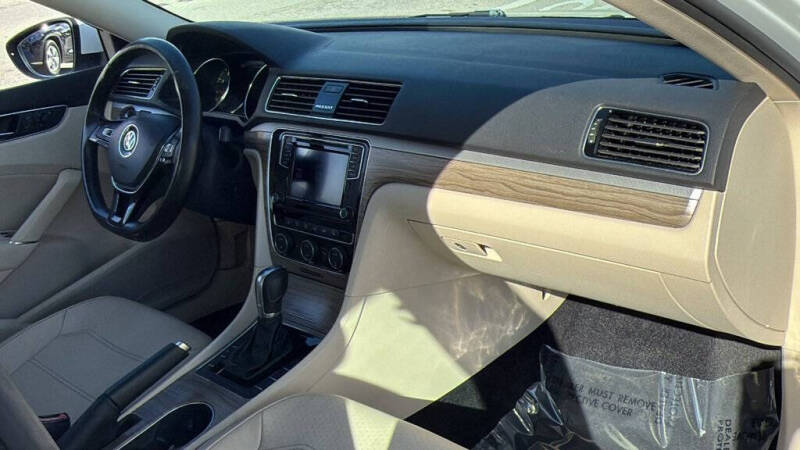 2018 Volkswagen Passat 2.0T SE