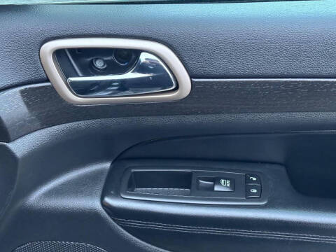 2017 Jeep Grand Cherokee Laredo