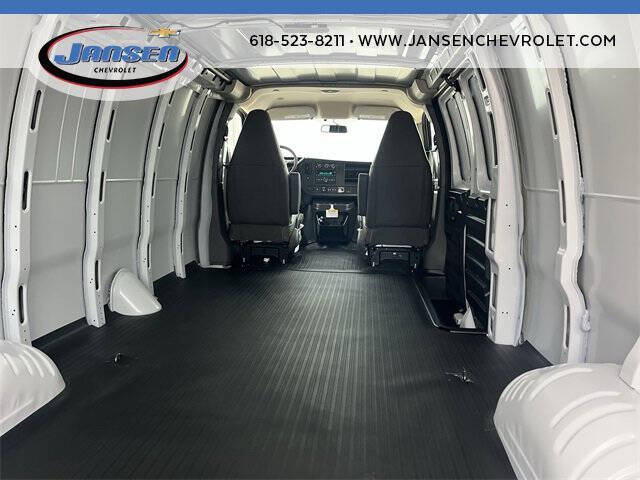 2025 Chevrolet Express 2500