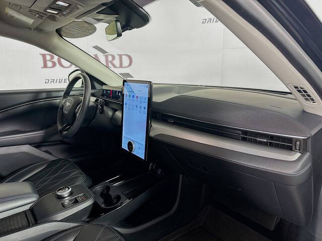 2022 Ford Mustang Mach-E Select