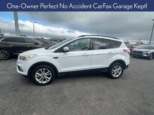 Used 2017 Ford Escape SE with VIN 1FMCU0G96HUE30637 for sale in Lighthouse Point, FL