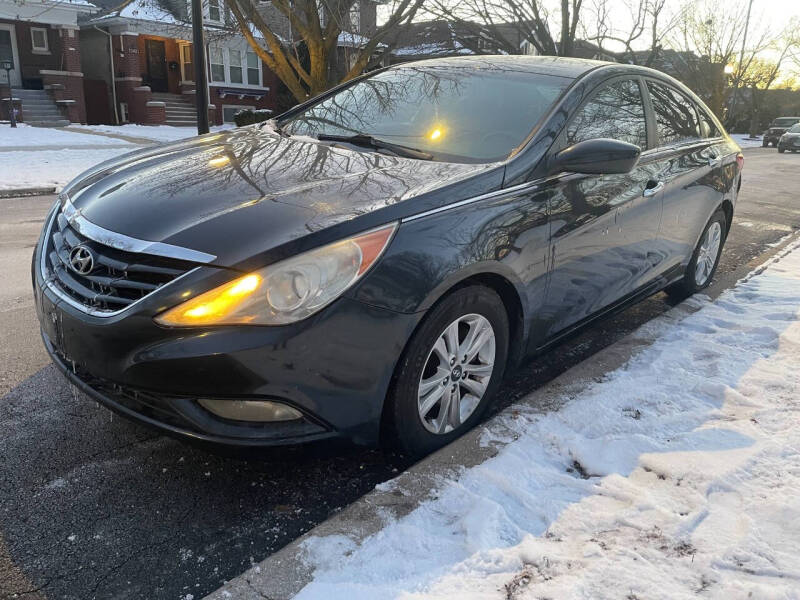 2011 Hyundai Sonata for sale at Apollo Motors INC in Chicago IL