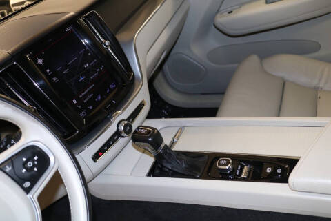 2019 Volvo XC60 T5 Momentum