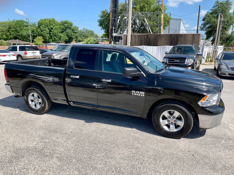 2017 RAM 1500 SLT