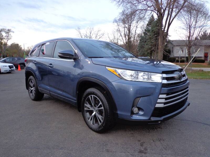2018 Toyota Highlander for sale at North American Credit Inc. in Waukegan IL
