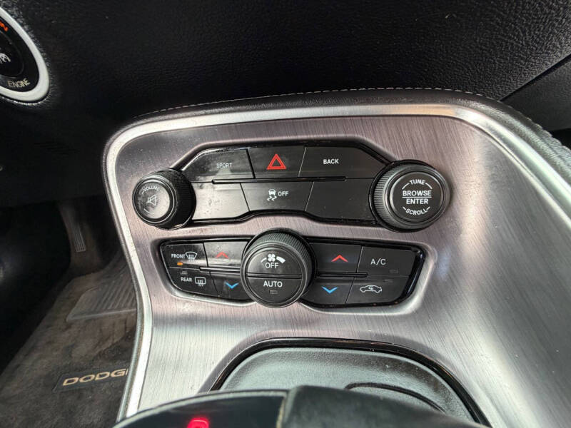 2015 Dodge Challenger SXT
