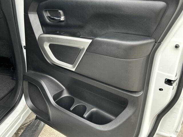 2019 Nissan Titan SV