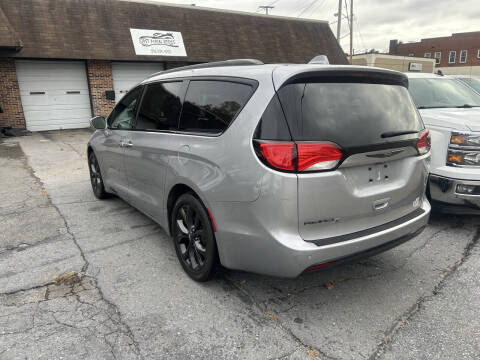 2018 Chrysler Pacifica Touring L