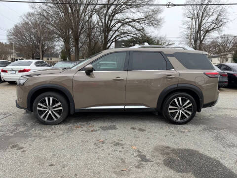 2023 Nissan Pathfinder Platinum