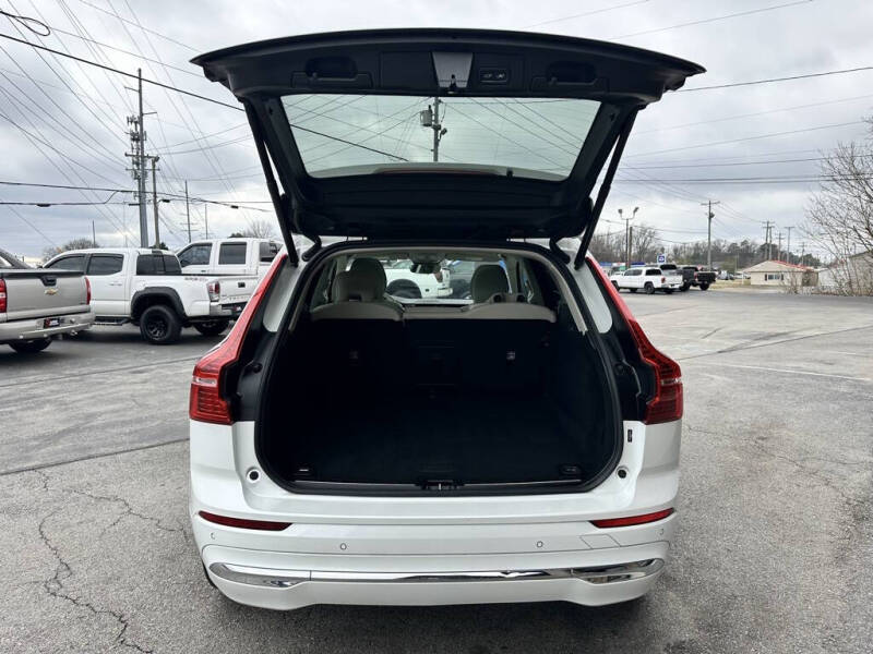 2023 Volvo XC60 B5 Plus Bright Theme