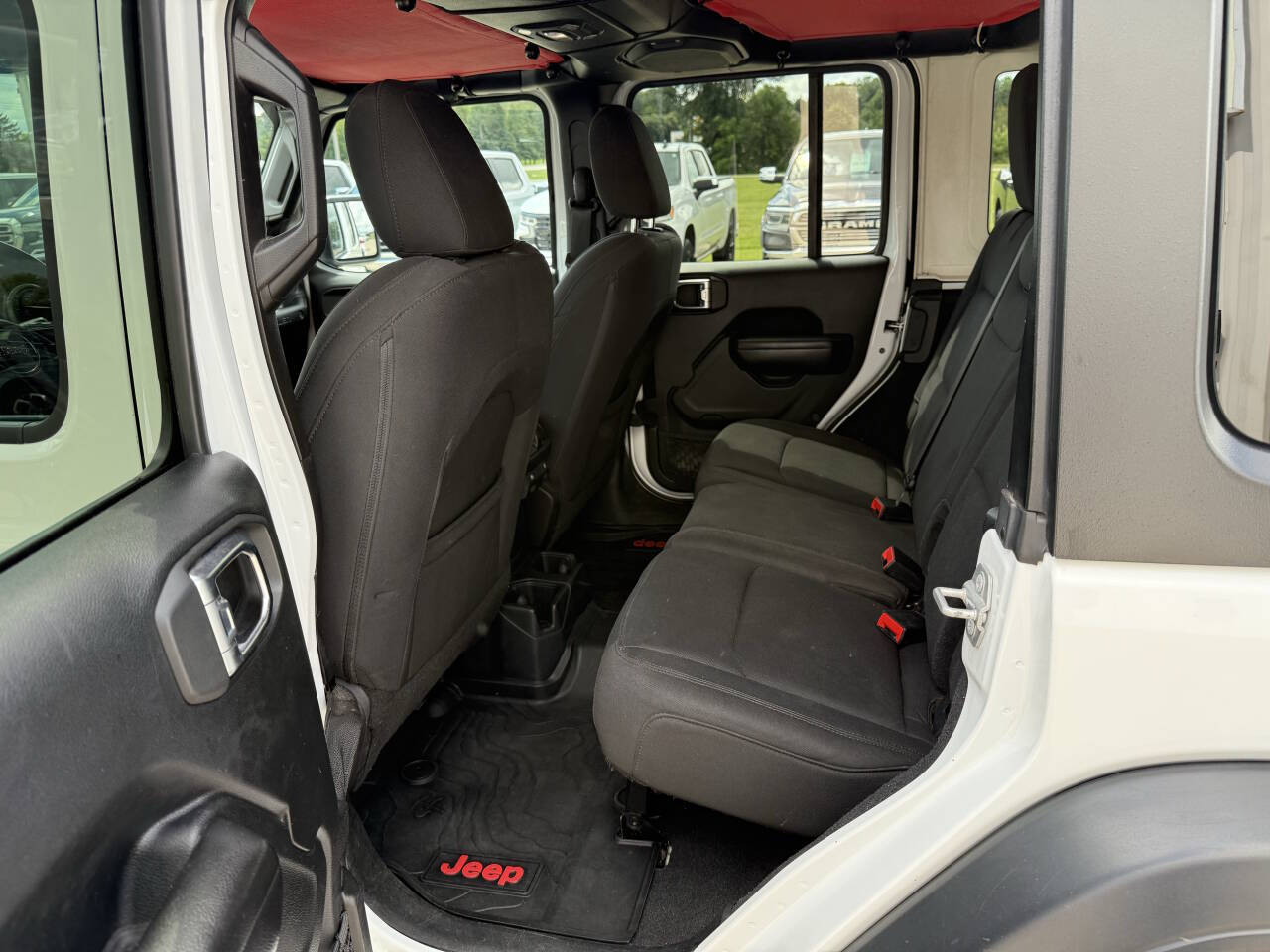 2018 Jeep Wrangler Unlimited Sport photo 6