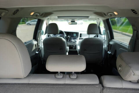 2020 Toyota Sienna XLE 8-Passenger