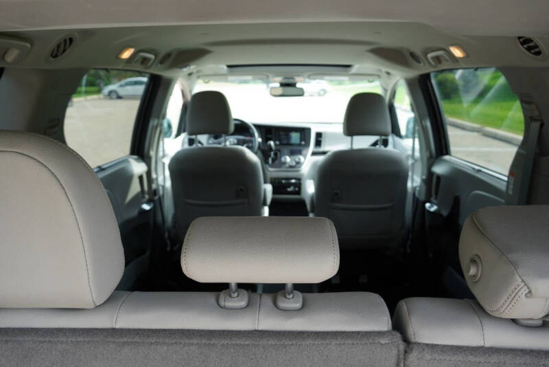 2020 Toyota Sienna XLE 8-Passenger