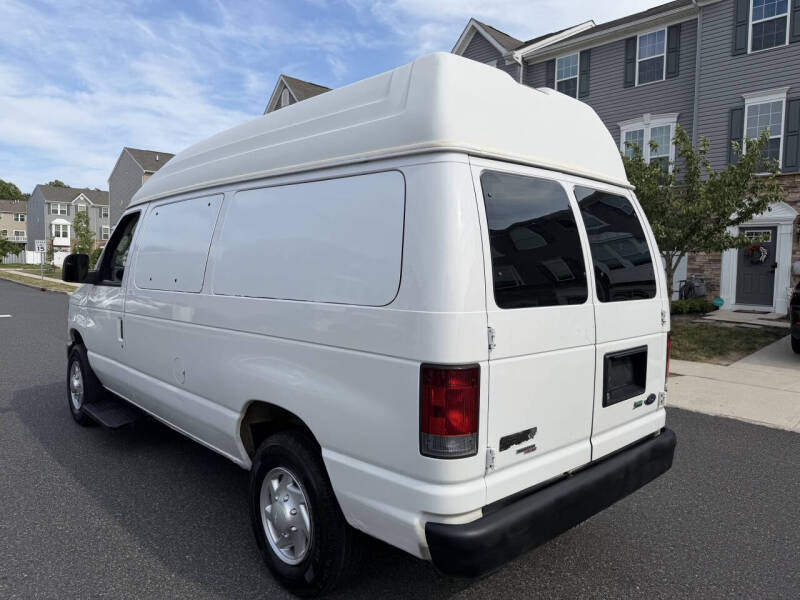 2011 Ford E-Series E-250