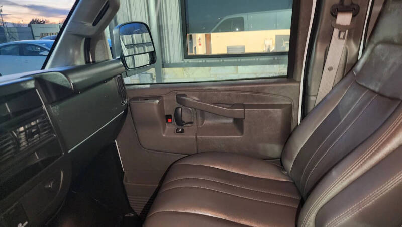 2024 Chevrolet Express 2500