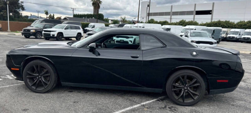 2018 Dodge Challenger SXT Plus