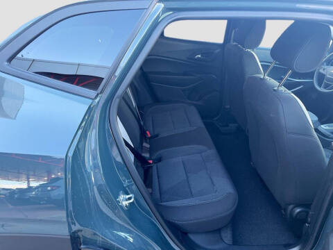 2025 Chevrolet Trax LS