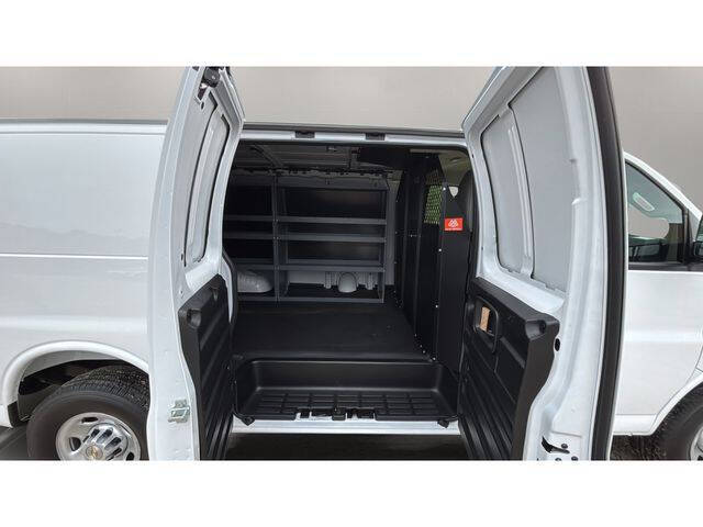2025 Chevrolet Express 2500