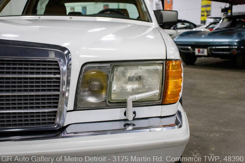 1991 Mercedes-Benz 560-Class 560 SEL