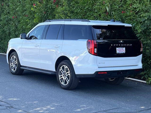 2025 Ford Expedition Active