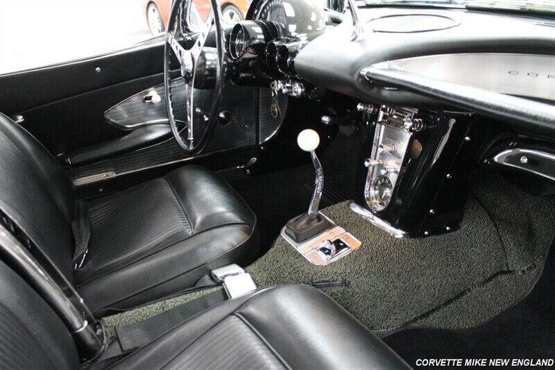1961 Chevrolet Corvette 42