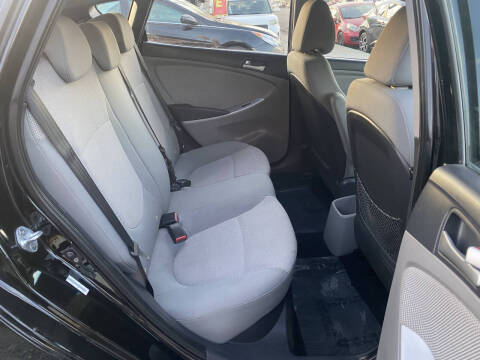 2012 Hyundai Accent GS