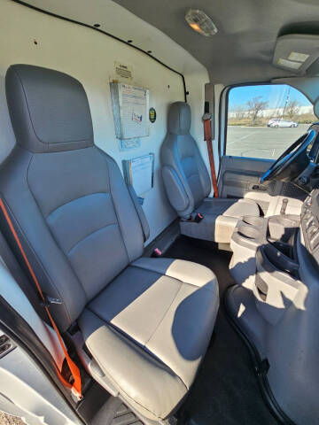 2013 Ford E-Series E-350 SD