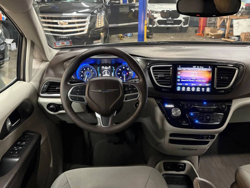 2017 Chrysler Pacifica Touring