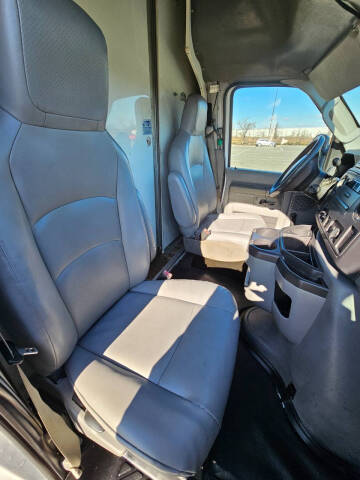 2011 Ford E-Series E-350 SD