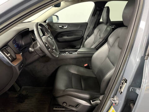 2023 Volvo XC60 Recharge T8 Plus Bright Theme