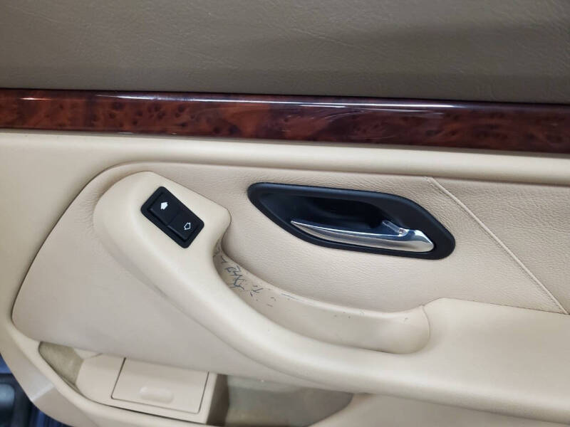 2001 BMW 5 Series 530i